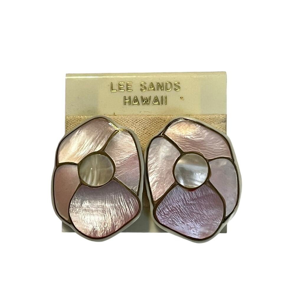Vintage Lee Sands Mother of Pearl Flower Hawaii Earrings